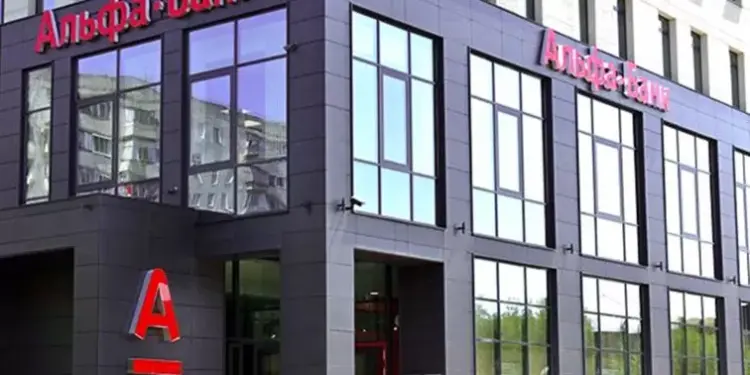 Бронирование стекла пленкой для защиты окон