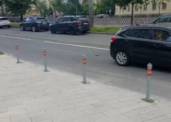 Стальные столбики: прочность, стиль и защита города