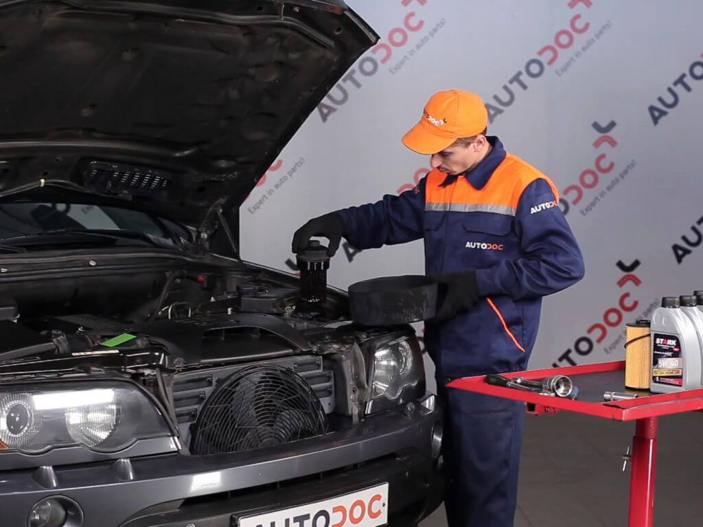 Как поменять масло в БМВ Х5 Е53