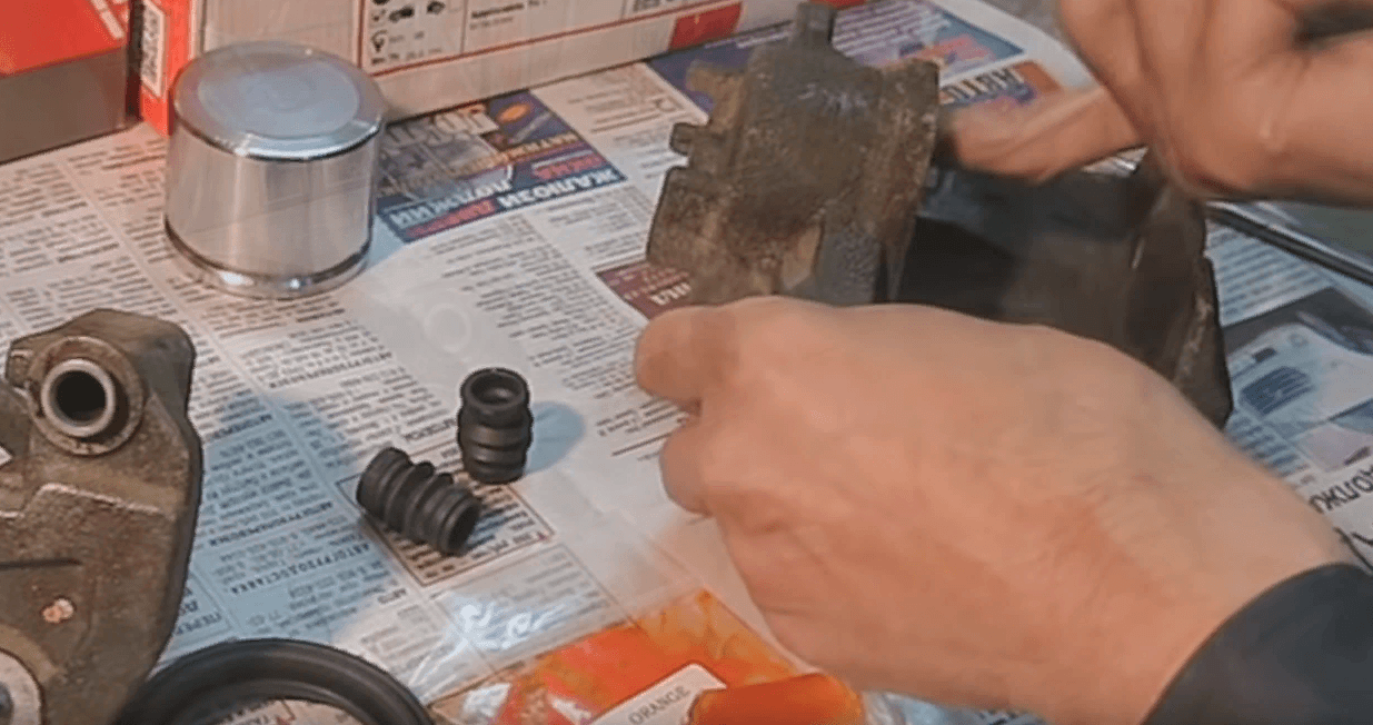 Зачем нужна смазка для направляющих суппортов