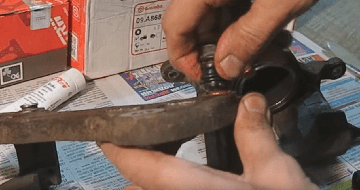 Зачем нужна смазка для направляющих суппортов