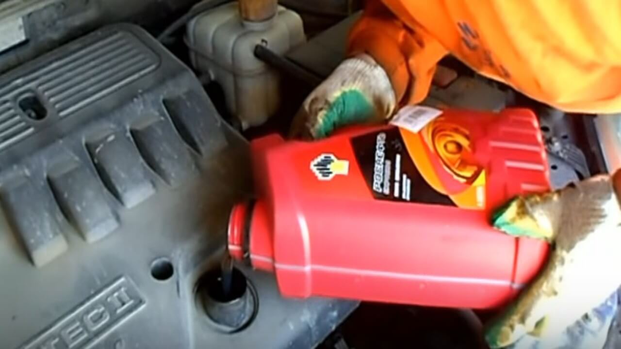 Какое масло лить в Шевроле Авео
